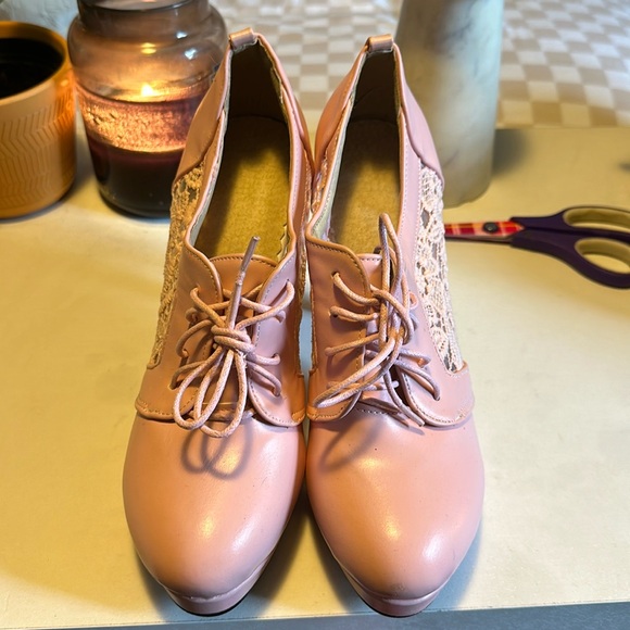 Shoes - Pink ankle bootie heels
